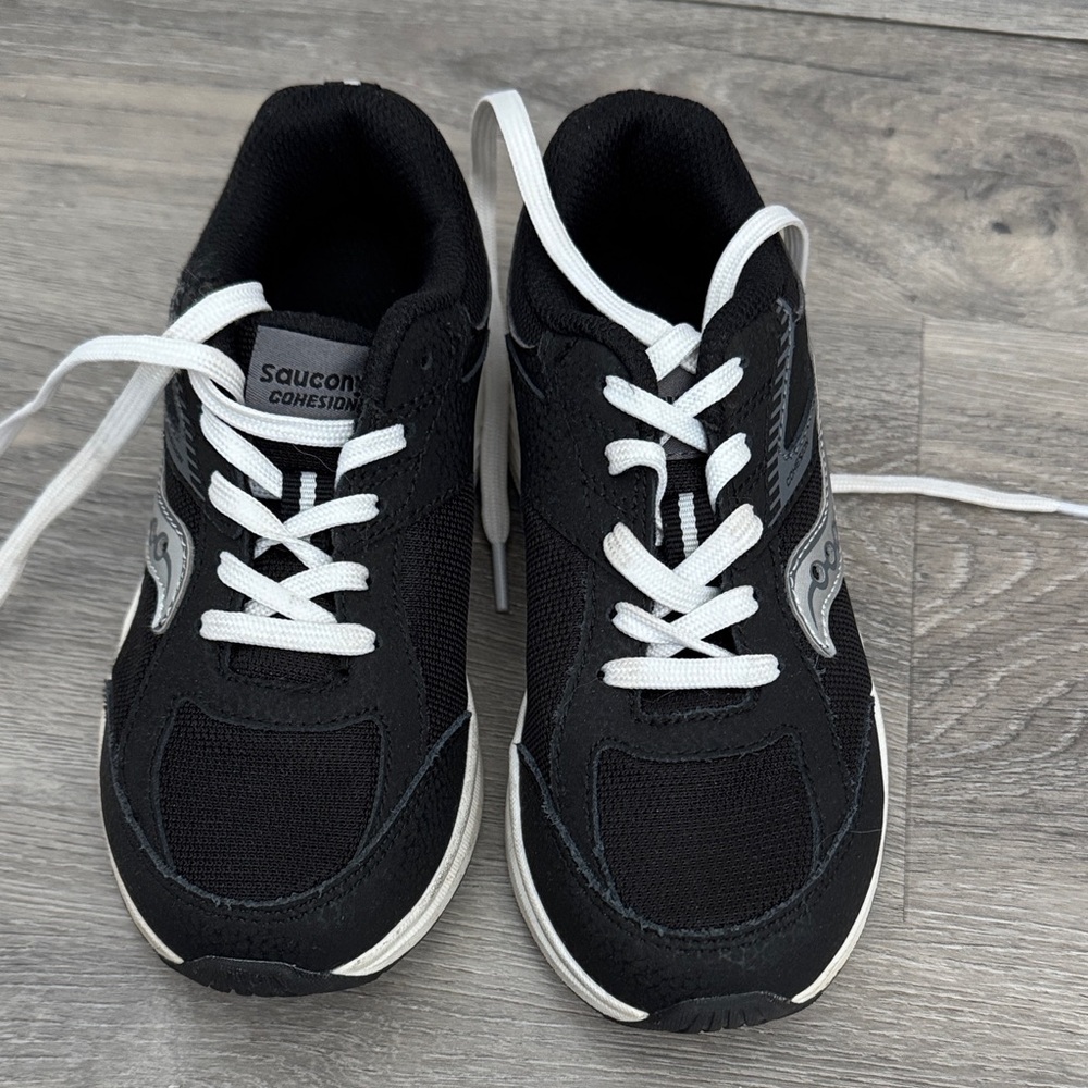 Saucony Cohesion Black Sneakers with White Laces